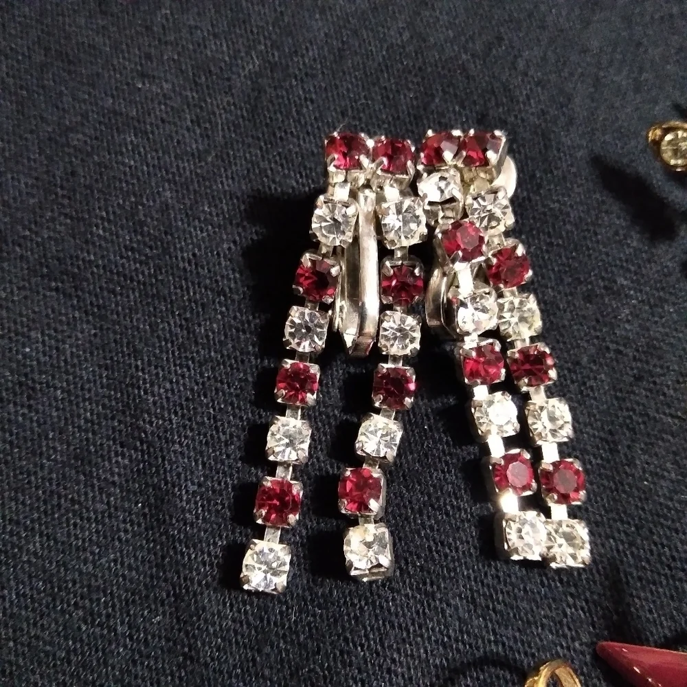 Set of 4 vintage pairs of red clip on earrings